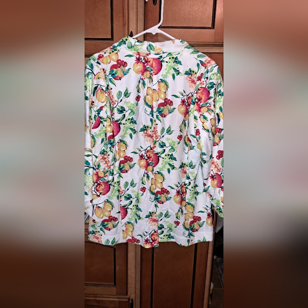 Ladies Gorgeous Lauren Conrad Fruity Delicate Blazar Med Pleated 3/4 Sleeves - Picture 3 of 7
